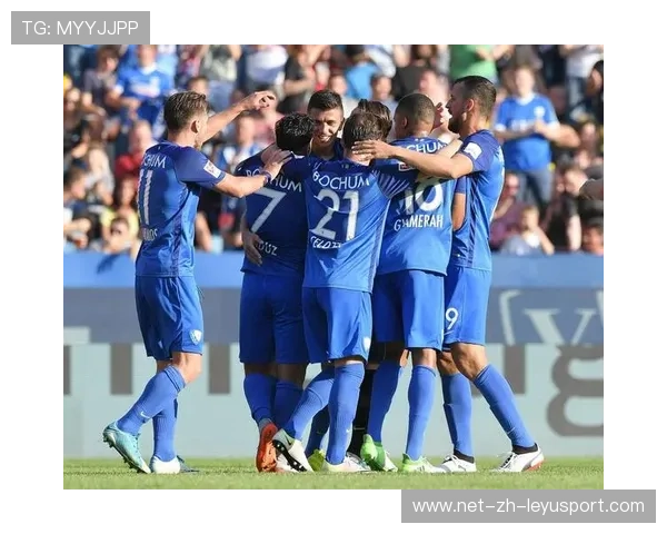 巴黎高压逼迫导致对手后场混乱，登贝莱多次抢断成功